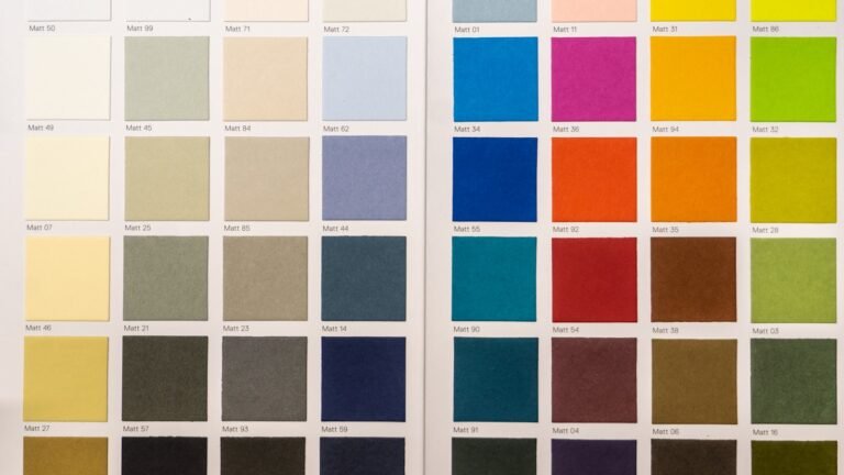 Cómo Combinar Colores y Texturas en la Decoración de tu Terraza