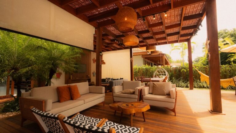Cortinas de Exterior: Guía de Materiales y Cómo Instalarlas